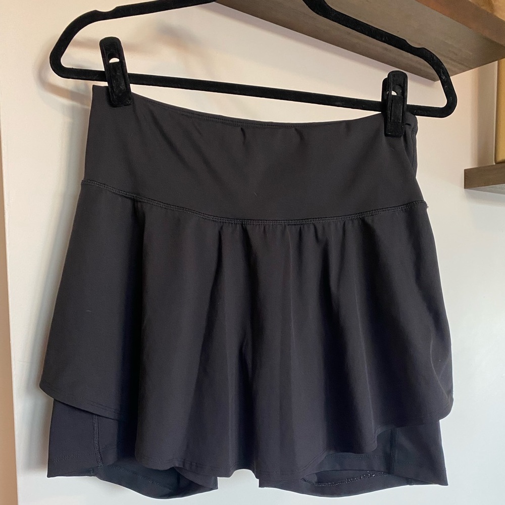 Old Navy Black Powersoft skirt with biker shorts attached. Size large